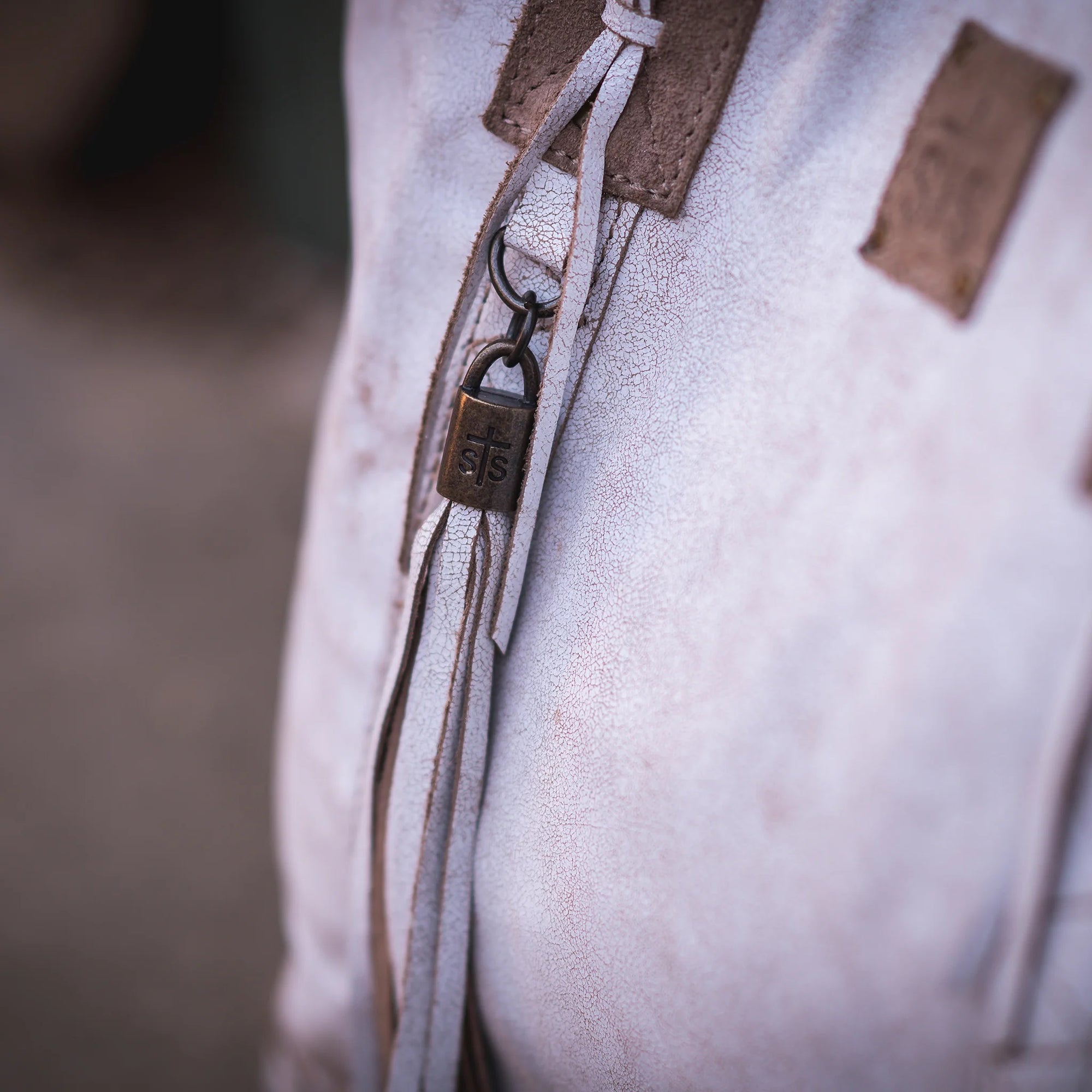 Cremello Tote Bag- STS31107