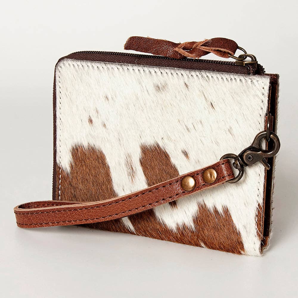 ADBG821D- Coin Purse Wristlet - Brown