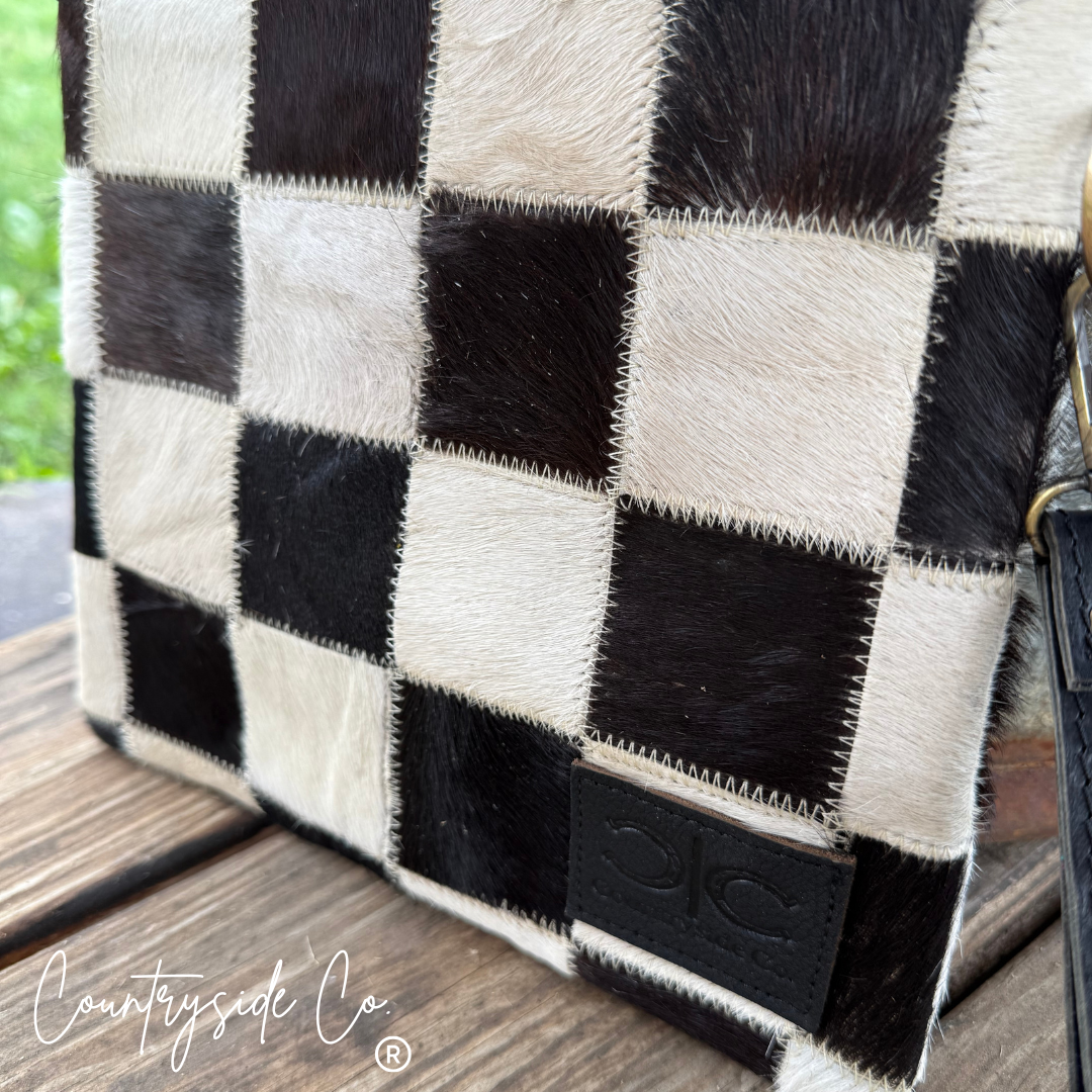 Checkered Cowhide Make Up Toiletry Bag Wristlet: Black