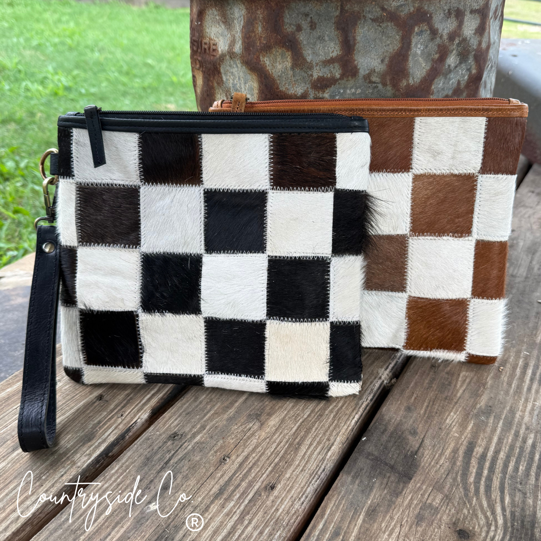 Checkered Cowhide Make Up Toiletry Bag Wristlet: Black