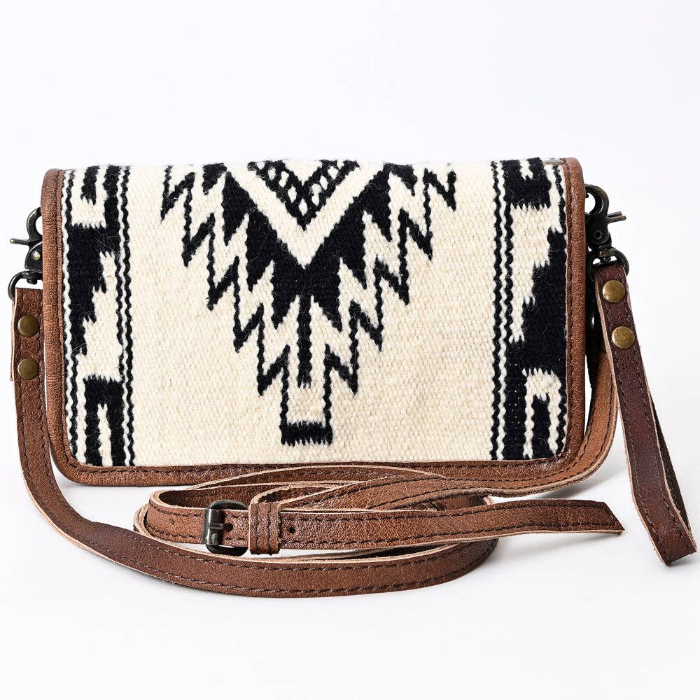 ADBG485AS- Saddle Wallet Bag