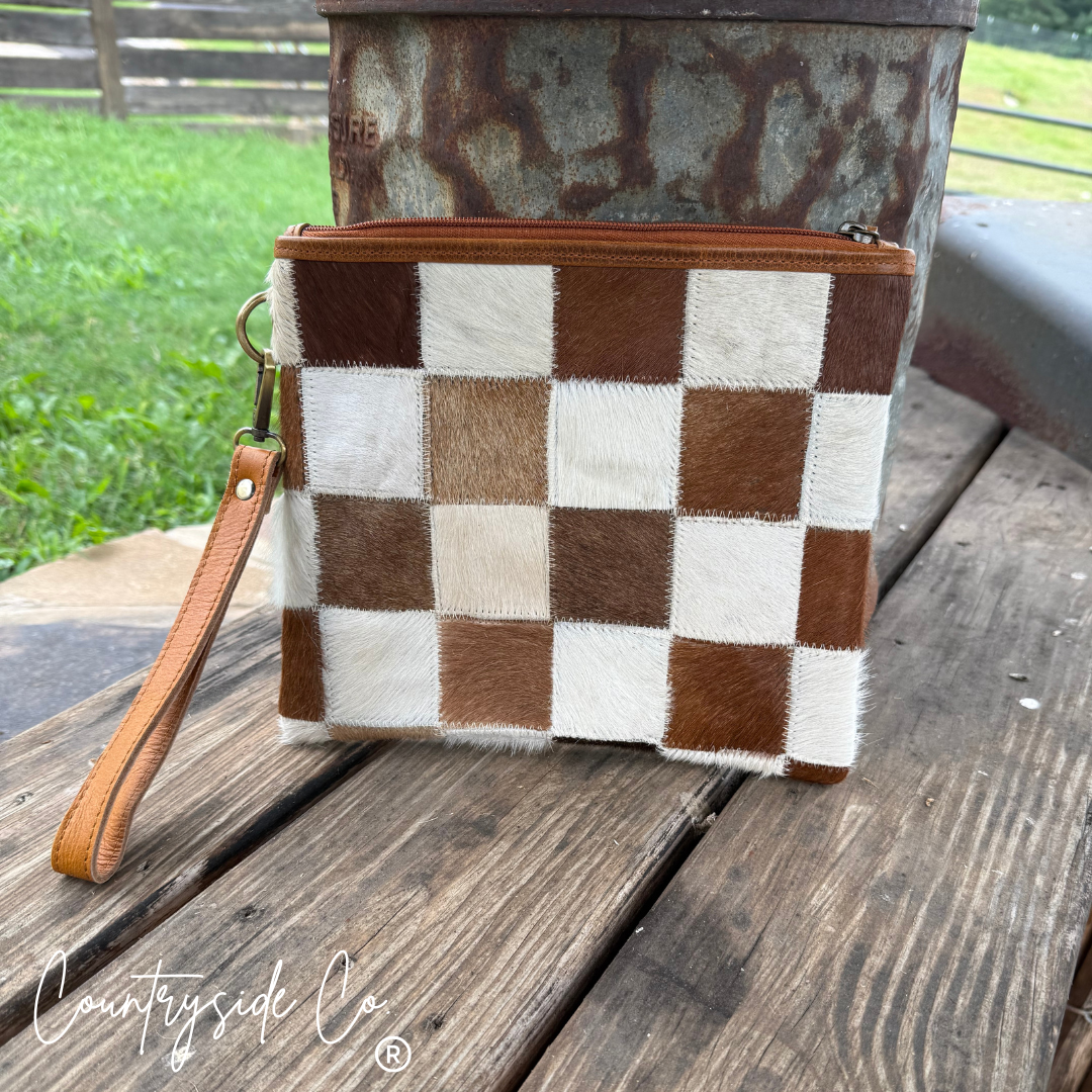 Checkered Cowhide Make Up Toiletry Bag Wristlet: Black