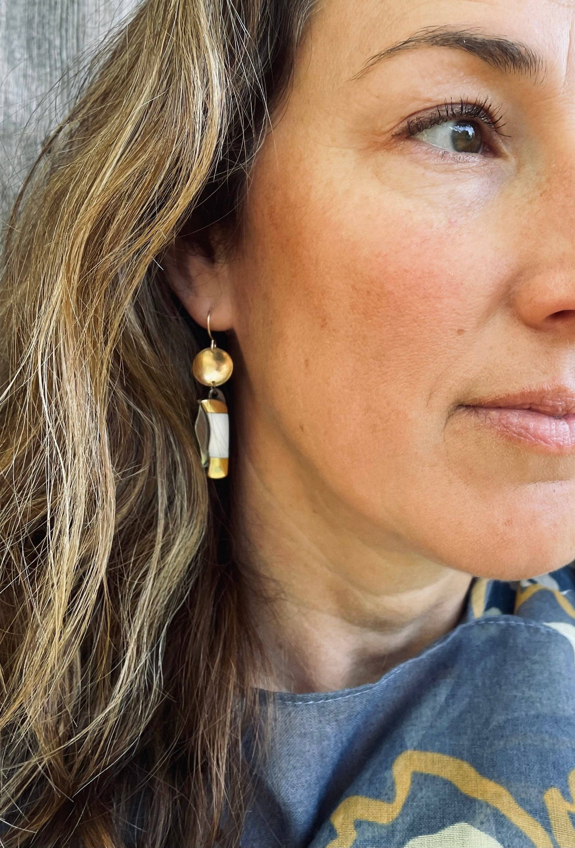 The Billie Earrings: Mother of Pearl Handle-