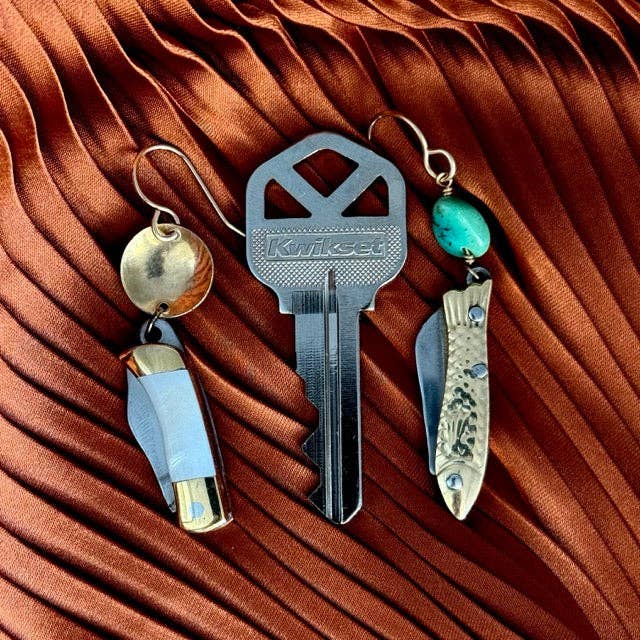 The Billie Earrings: Mother of Pearl Handle-