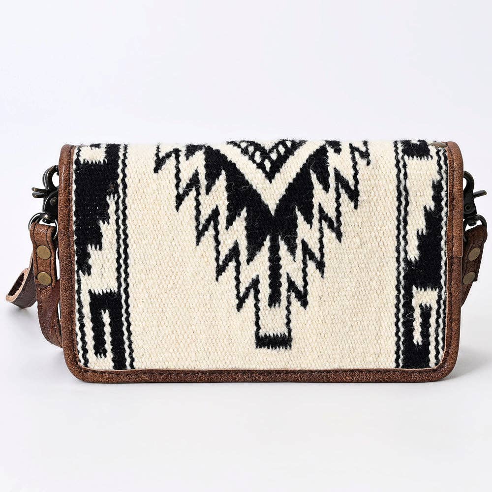 ADBG485AS- Saddle Wallet Bag