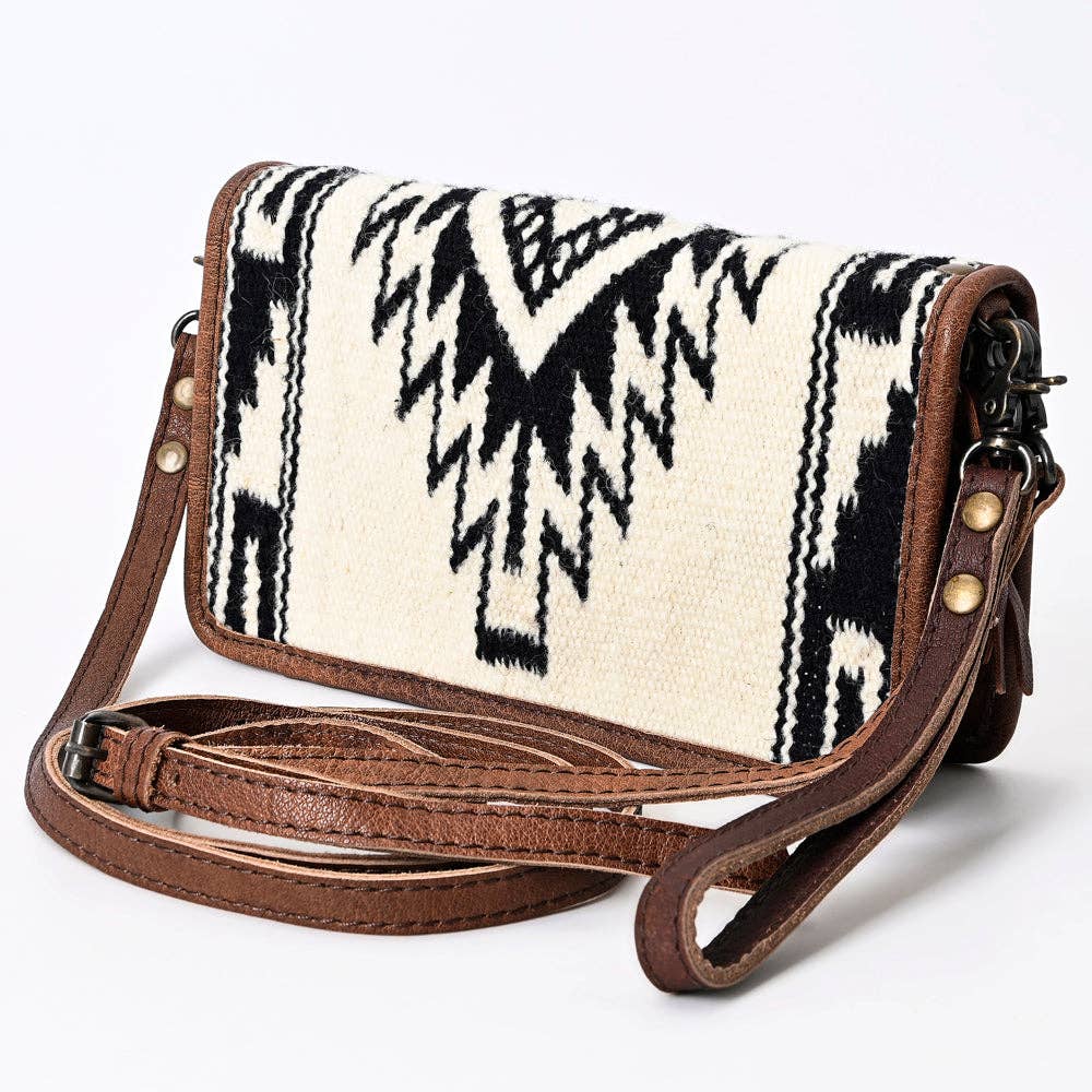 ADBG485AS- Saddle Wallet Bag