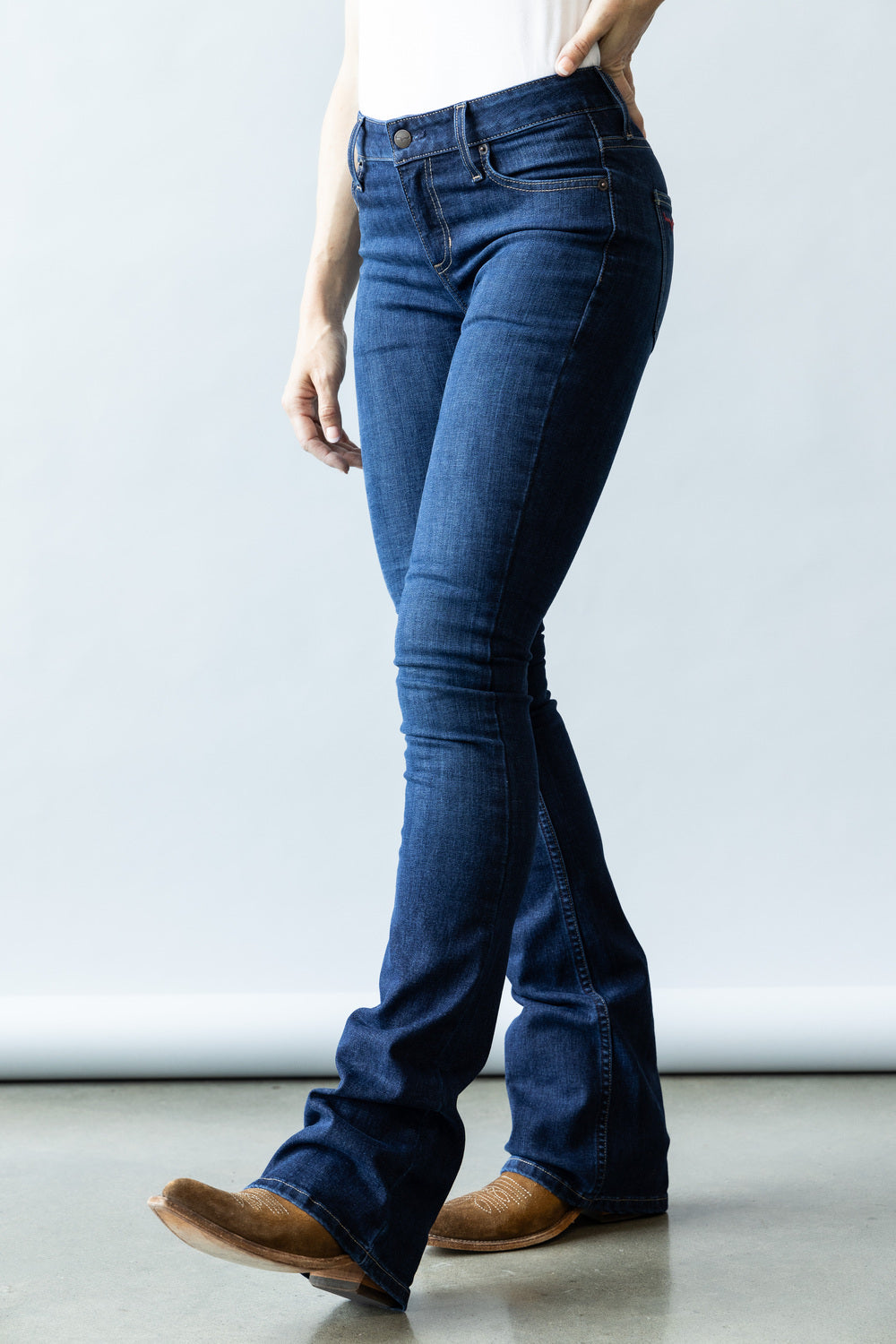 Chloe: Mid-Rise. Fitted Thigh. Flared. 