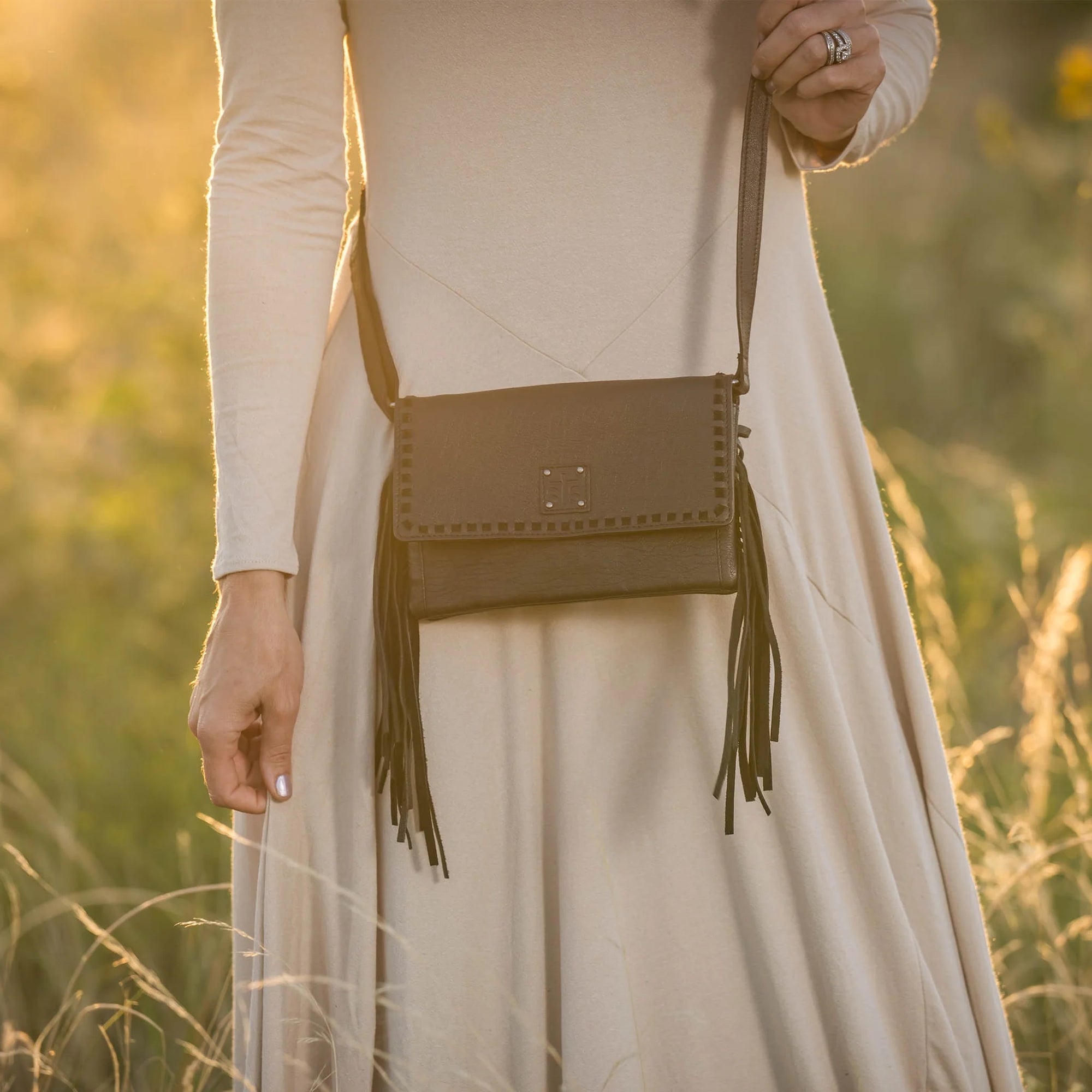 Indie Harper Crossbody Wallet - Black