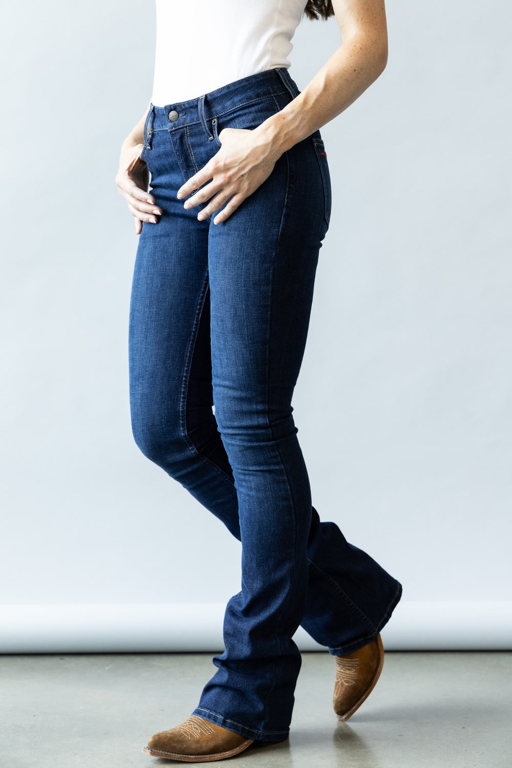 Chloe: Mid-Rise. Fitted Thigh. Flared. 