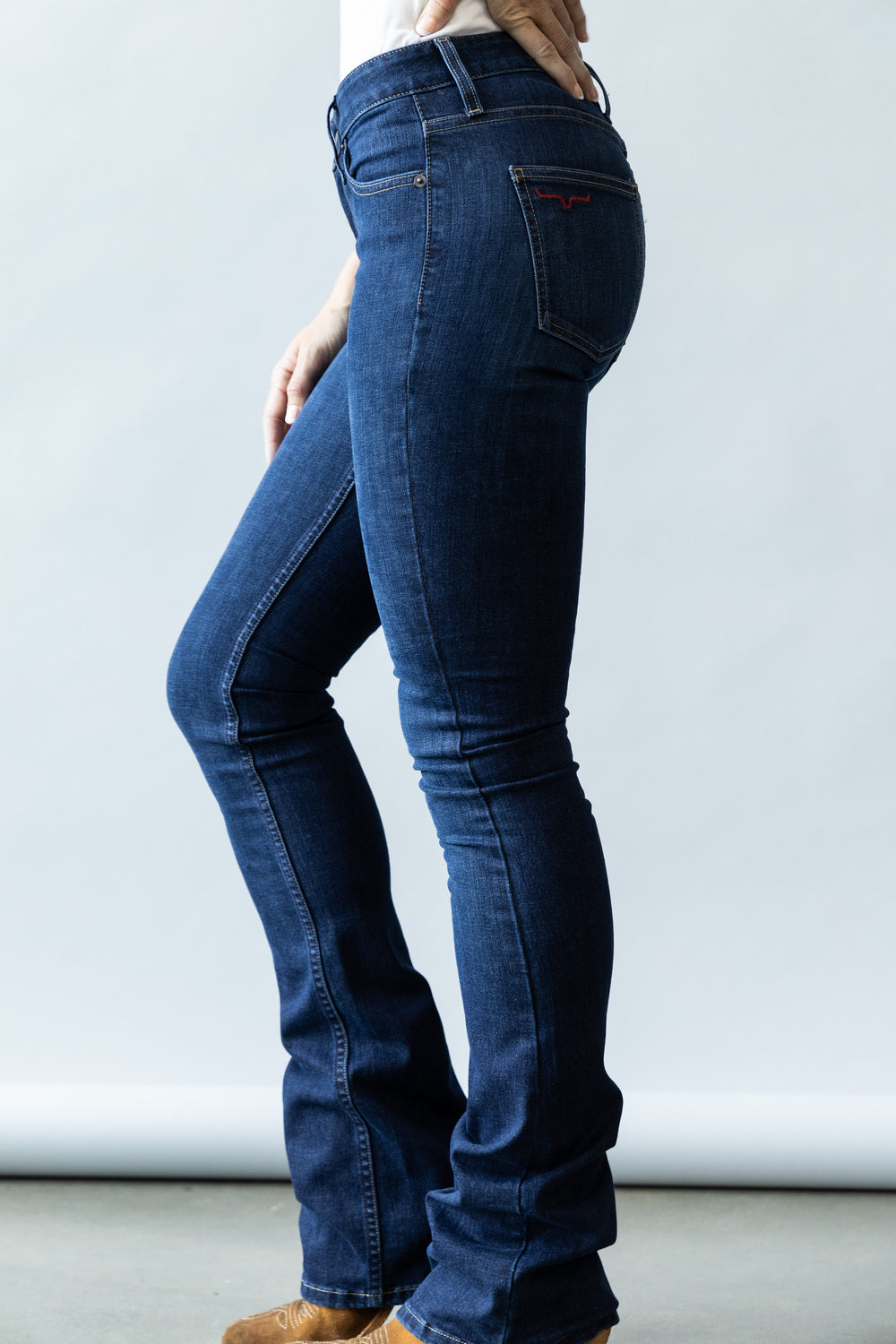 Chloe: Mid-Rise. Fitted Thigh. Flared. 
